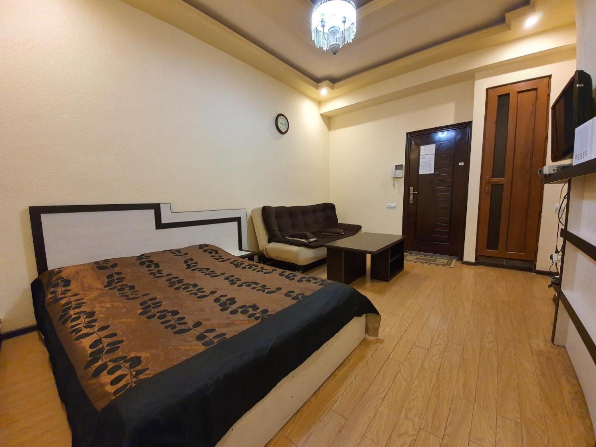 Tatev Apartments Ереван Екстериор снимка