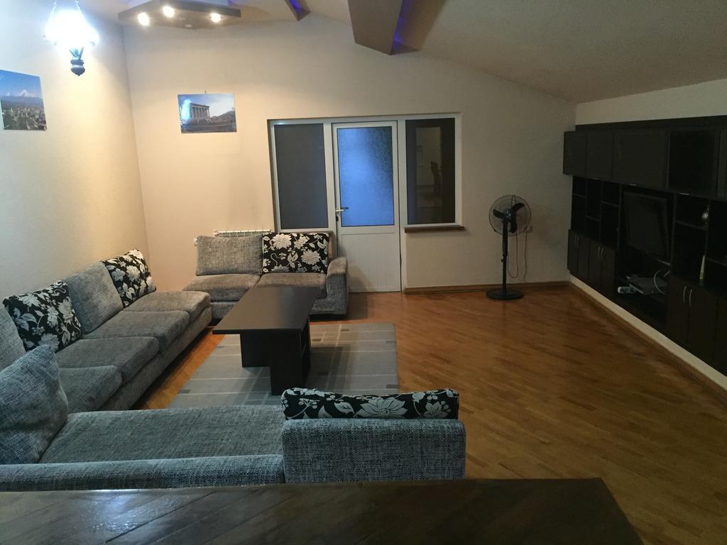 Tatev Apartments Ереван Екстериор снимка