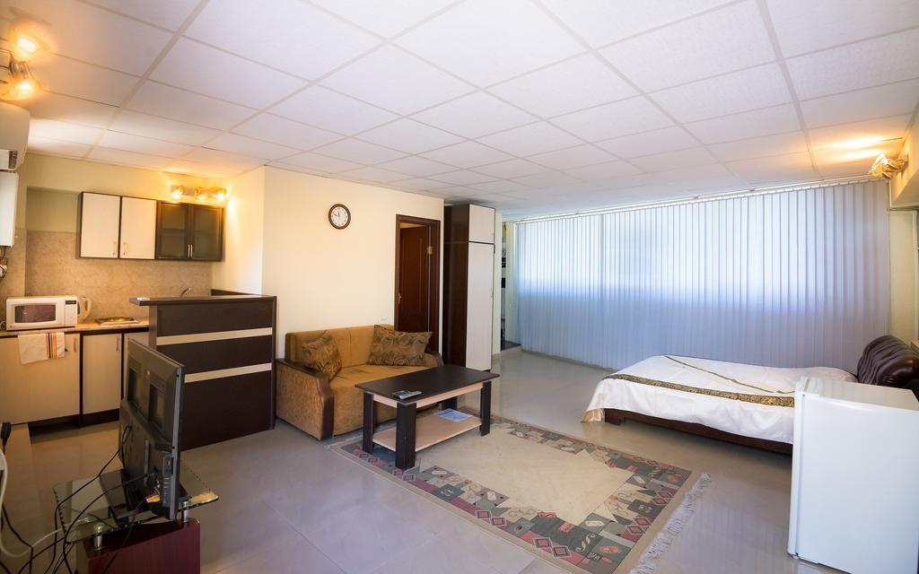 Tatev Apartments Ереван Екстериор снимка