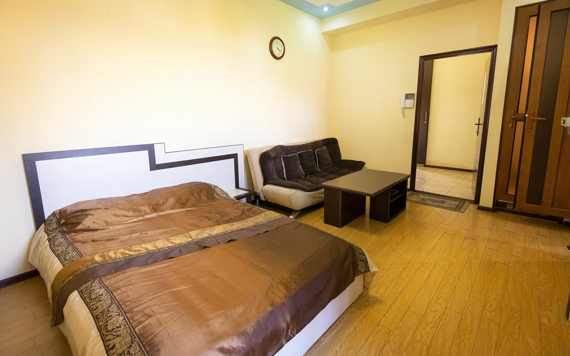 Tatev Apartments Ереван Екстериор снимка